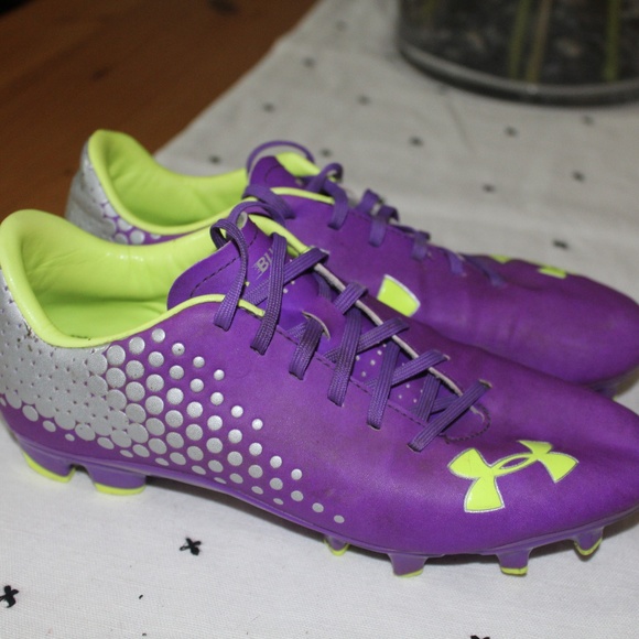 pink under armour soccer cleats